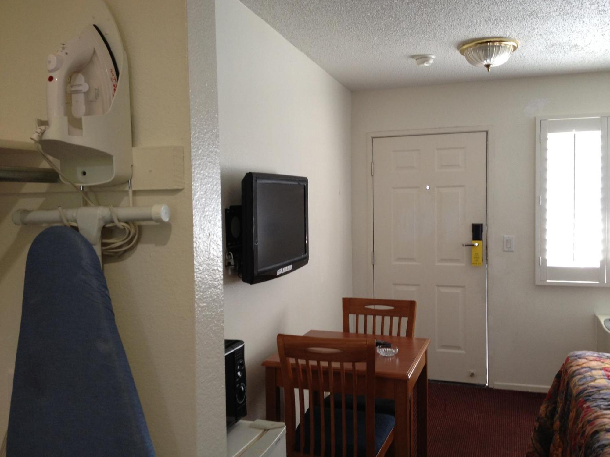 Scottish Inns Long Beach Bagian luar foto