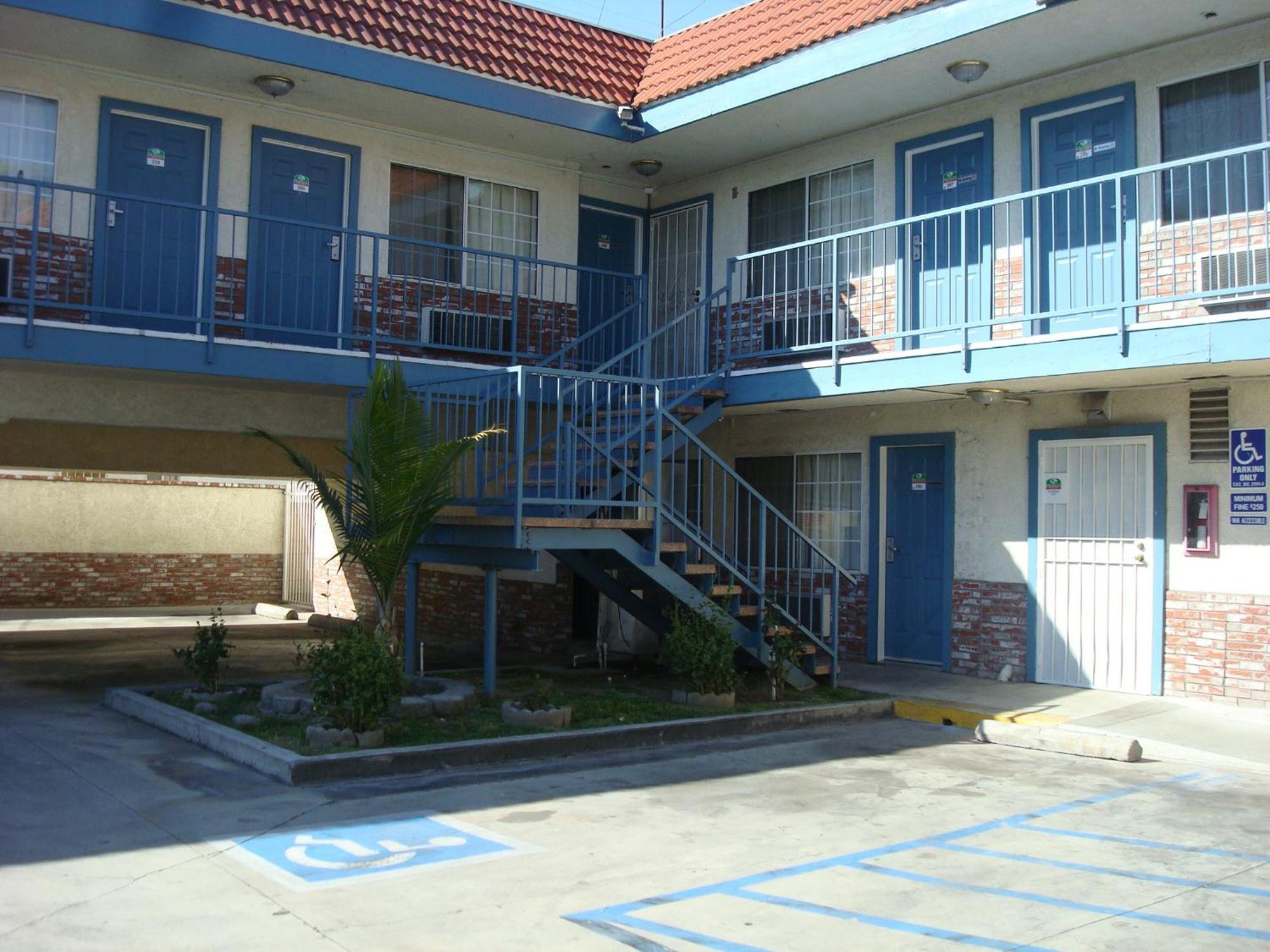 Scottish Inns Long Beach Bagian luar foto