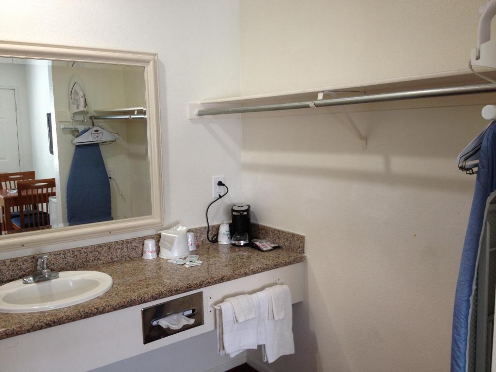 Scottish Inns Long Beach Ruang foto